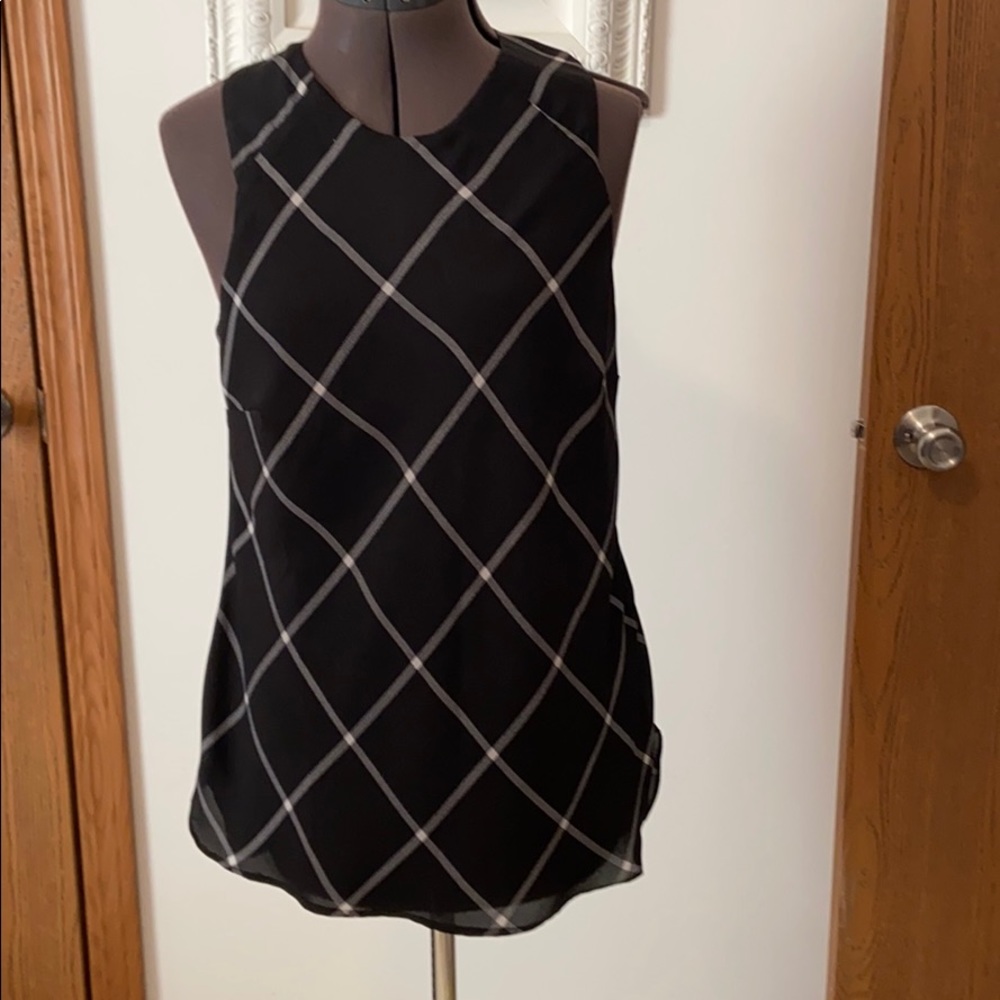 Willi Smith Black and white sleeveless blouse